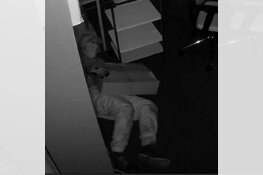 Twee keer winkeldiefstal in één nacht, wie herkent de daders?