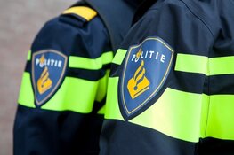 Politie-ambtenaar lost waarschuwingsschot