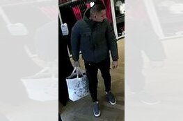 Gezocht: Man steelt kostbare kleding, wie herkent hem?