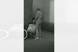 Gezocht: Inbraak in woning, wie is deze man?