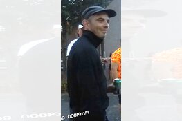 Gezocht: Deze mannen mishandelden politieagenten, wie zijn zij?