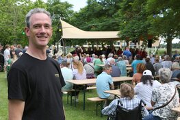 Symphonica Stadshagen: senioren gaan dansend en zingend de zomer in