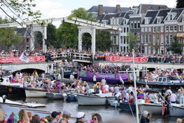Canal Parade Pride Amsterdam in volle gang (fotoalbum)