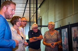 Opening Reizende Expositie over vrijwilligerswerk in Provinciehuis Overijssel