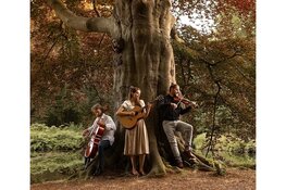 Ilse Oversier treedt zondagmiddag 12 mei op in de Theodorakapel  Sfeervol moederdagconcert met bevriende violist & cellist