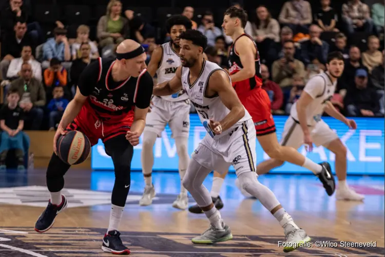 Leon Williams langer bij Landstede Hammers