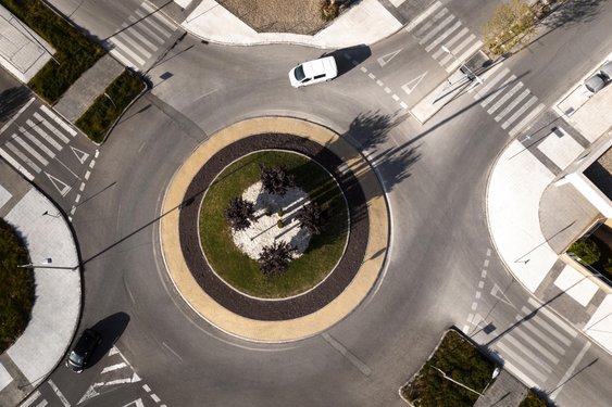 Nieuwe rotonde verbeeldt geschiedenis van Genemuiden