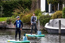 Wethouder Paul Guldemond opent sportief Cleanup-seizoen in de Zwolse grachten