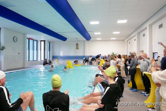 Vernieuwd zwembad Vogellanden geopend