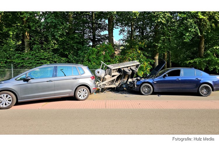 Kop-staartbotsing met aanhanger op N308 in Oldebroek