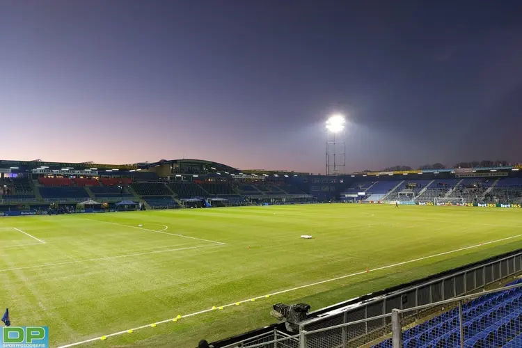 NEC wint bij PEC Zwolle, Schuurs bekroont rentree met kippenvelmoment
