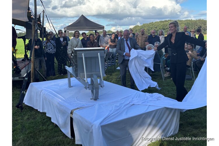 Gedetineerden PI Zwolle maken monument voor weeskinderen