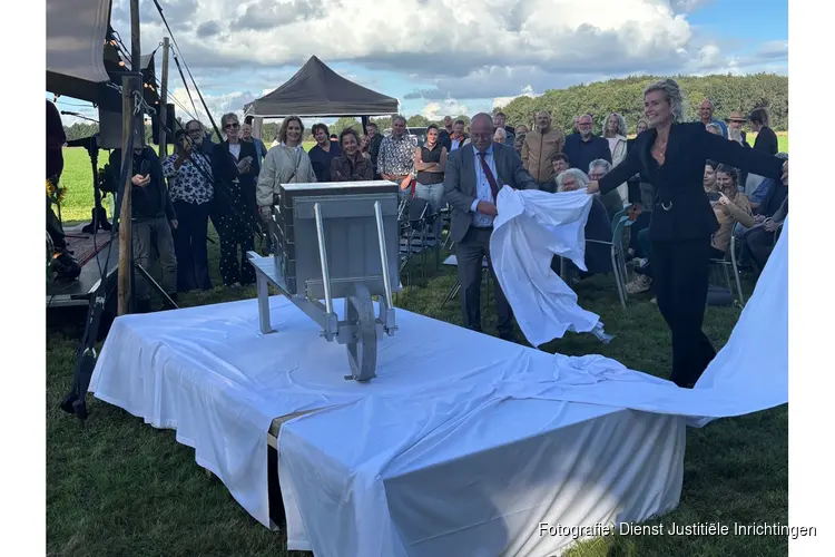 Gedetineerden PI Zwolle maken monument voor weeskinderen