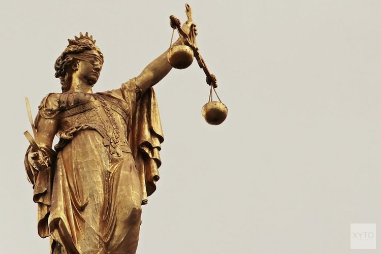 Celstraf voor oud-politievrijwilliger voor opzoeken en lekken informatie en meineed
