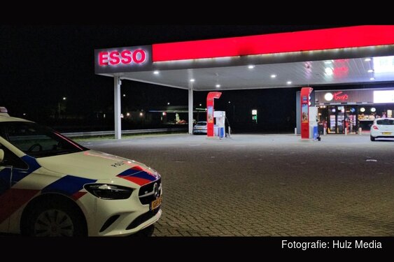 Overvaller tankstation bij Wezep nam geld, sigaretten én harde schijf mee