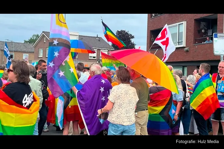 Regenboogvlag wordt zaterdag alsnog gehesen in Oldebroek: burgemeester aanwezig bij ceremonie