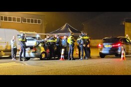 Grote controle op ’t Harde levert illegale sigaretten en wapen op
